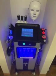 جهاز العناية الشاملة بالبشرة والماسك الضوئي — عيادة تجميل وجلدية بالشرقية مركز الماسة (أبو كبير • ههيا • كفر صقر)